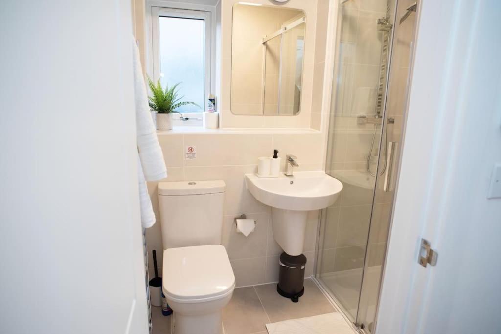 Walnut Flats-F5, Stylish 1-Bedroom - Parking, Netflix, Wifi - Close To Oxford, Bicester & Blenheim Palace Kidlington Zewnętrze zdjęcie