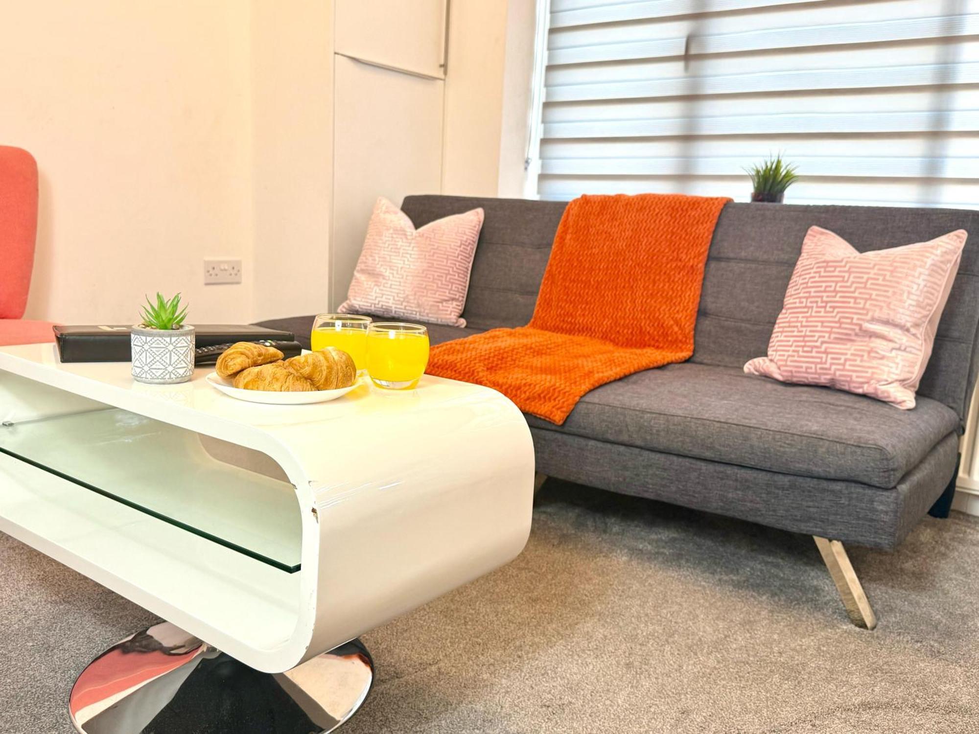 Walnut Flats-F5, Stylish 1-Bedroom - Parking, Netflix, Wifi - Close To Oxford, Bicester & Blenheim Palace Kidlington Zewnętrze zdjęcie
