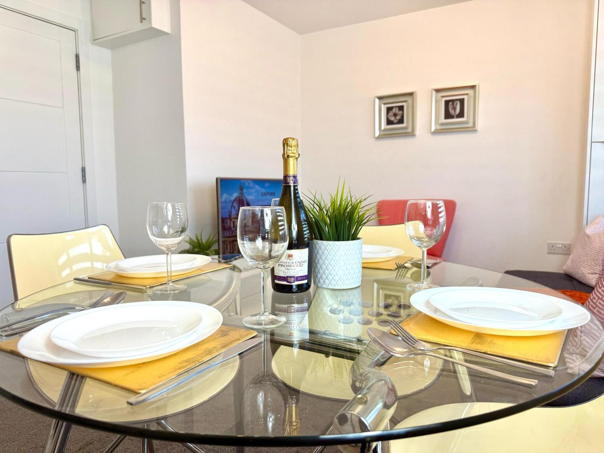 Walnut Flats-F5, Stylish 1-Bedroom - Parking, Netflix, Wifi - Close To Oxford, Bicester & Blenheim Palace Kidlington Zewnętrze zdjęcie