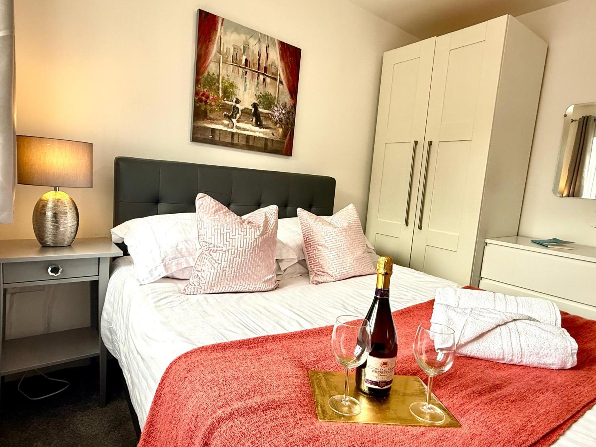 Walnut Flats-F5, Stylish 1-Bedroom - Parking, Netflix, Wifi - Close To Oxford, Bicester & Blenheim Palace Kidlington Zewnętrze zdjęcie