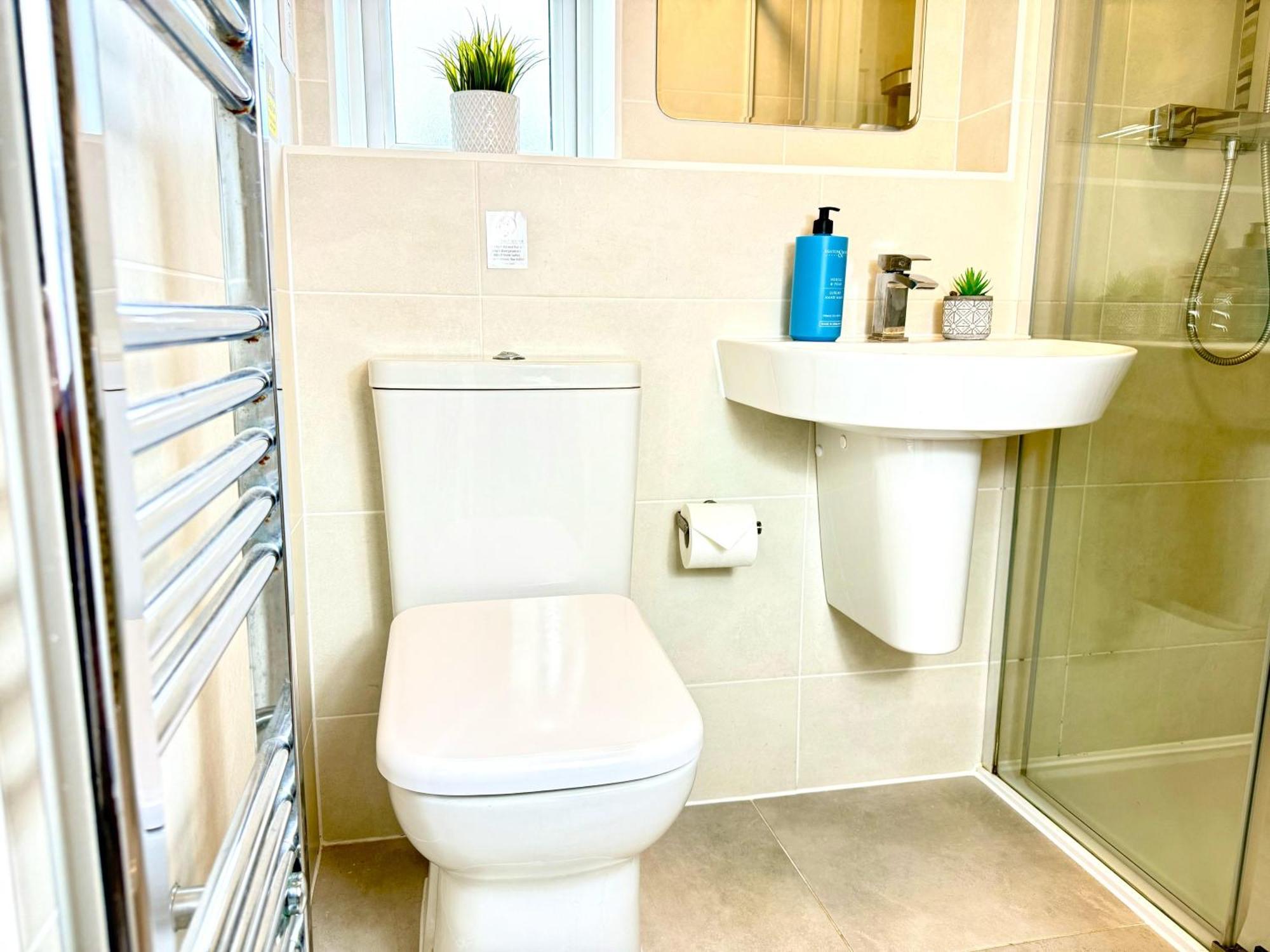 Walnut Flats-F5, Stylish 1-Bedroom - Parking, Netflix, Wifi - Close To Oxford, Bicester & Blenheim Palace Kidlington Zewnętrze zdjęcie