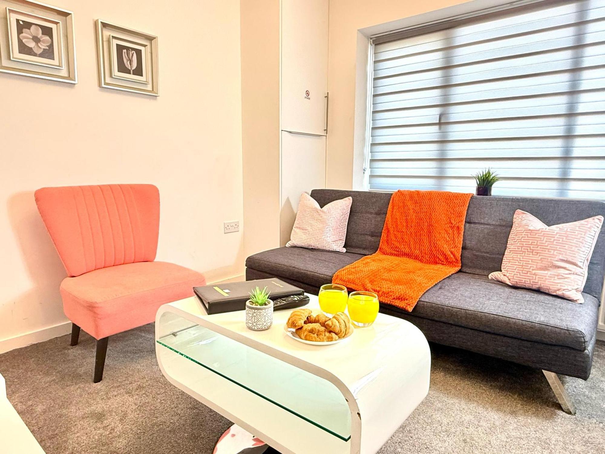 Walnut Flats-F5, Stylish 1-Bedroom - Parking, Netflix, Wifi - Close To Oxford, Bicester & Blenheim Palace Kidlington Zewnętrze zdjęcie