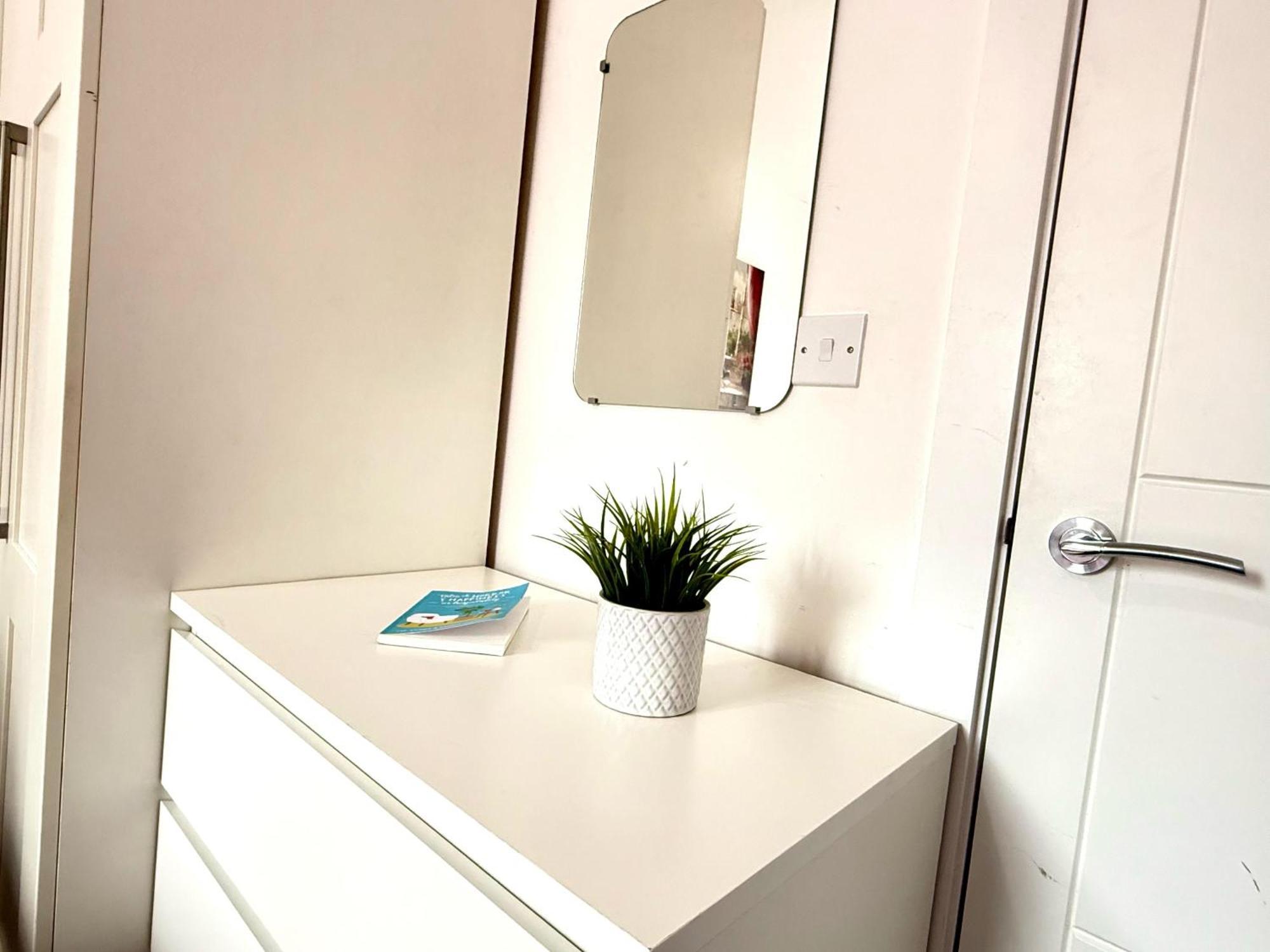Walnut Flats-F5, Stylish 1-Bedroom - Parking, Netflix, Wifi - Close To Oxford, Bicester & Blenheim Palace Kidlington Zewnętrze zdjęcie