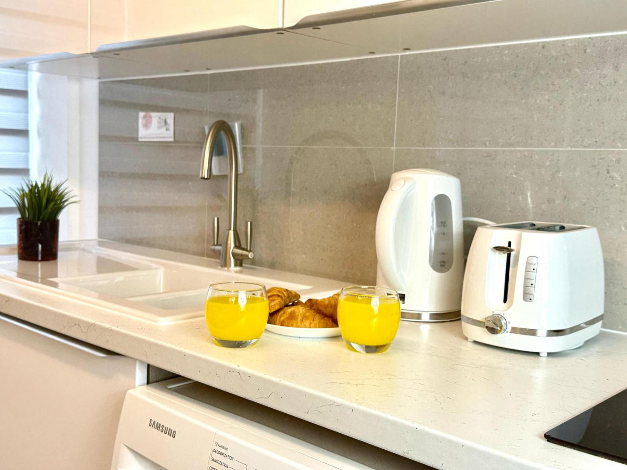 Walnut Flats-F5, Stylish 1-Bedroom - Parking, Netflix, Wifi - Close To Oxford, Bicester & Blenheim Palace Kidlington Zewnętrze zdjęcie