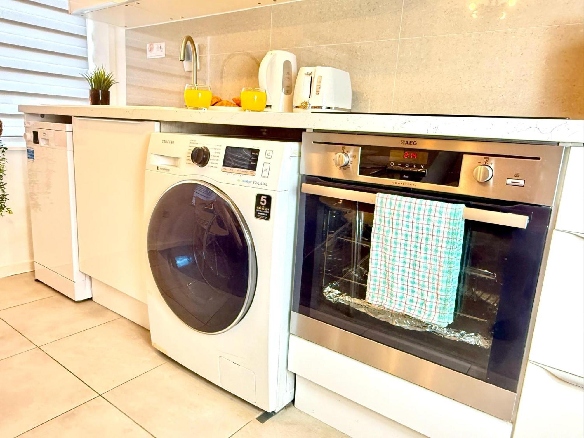 Walnut Flats-F5, Stylish 1-Bedroom - Parking, Netflix, Wifi - Close To Oxford, Bicester & Blenheim Palace Kidlington Zewnętrze zdjęcie